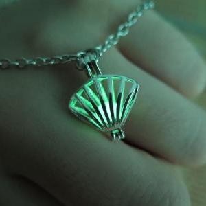 Green Luminous Shell Necklace, Prom Jewelry, Party..