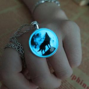 Cyan Moon Wolf, Moon Glow Necklace,glow In The..