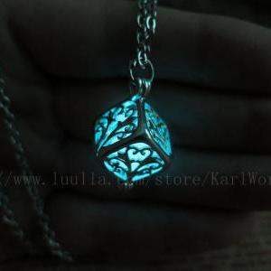 Shipping Cyan Cube Glow In The Dark Necklace,glow..