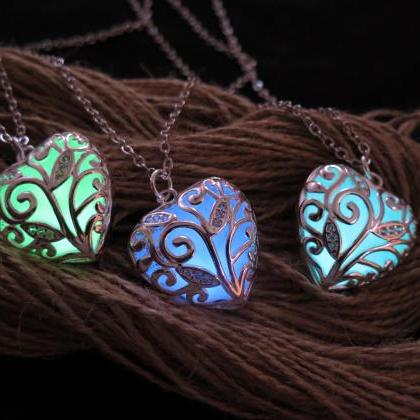 Glow In The Dark ,glowing Necklace,..