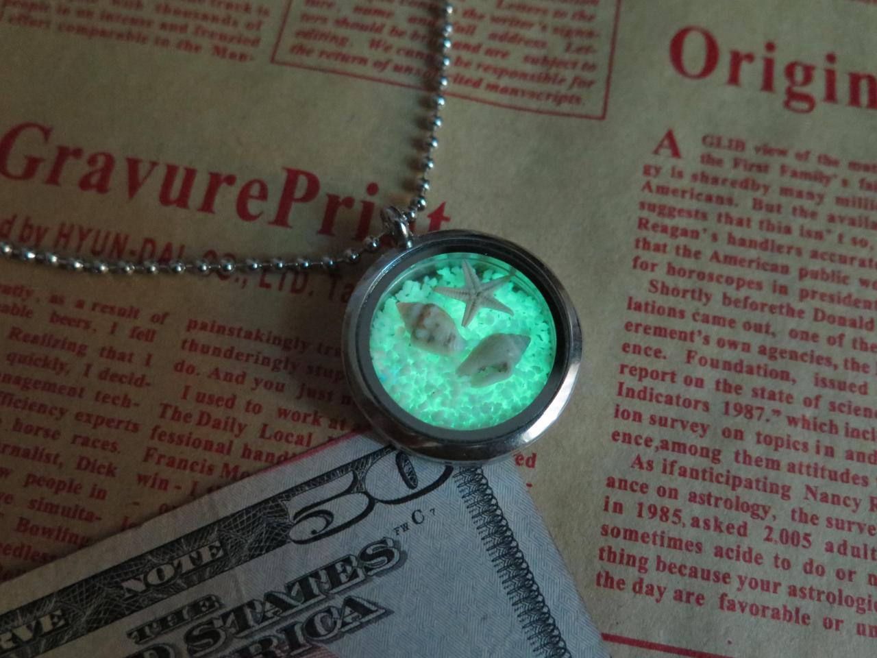 Shipping Green Sea World, The Marine's Heart, Prom Jewelry, Party Jewelry,glow In The Dark Green Necklace,glowing Pendant Necklace