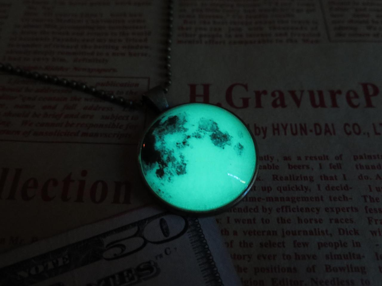 Green Luminous Planet, Earth, Prom Jewelry, Party Jewelry,glow In The Dark Necklace,glowing Necklace,glowing Pendant Necklace,party Necklace