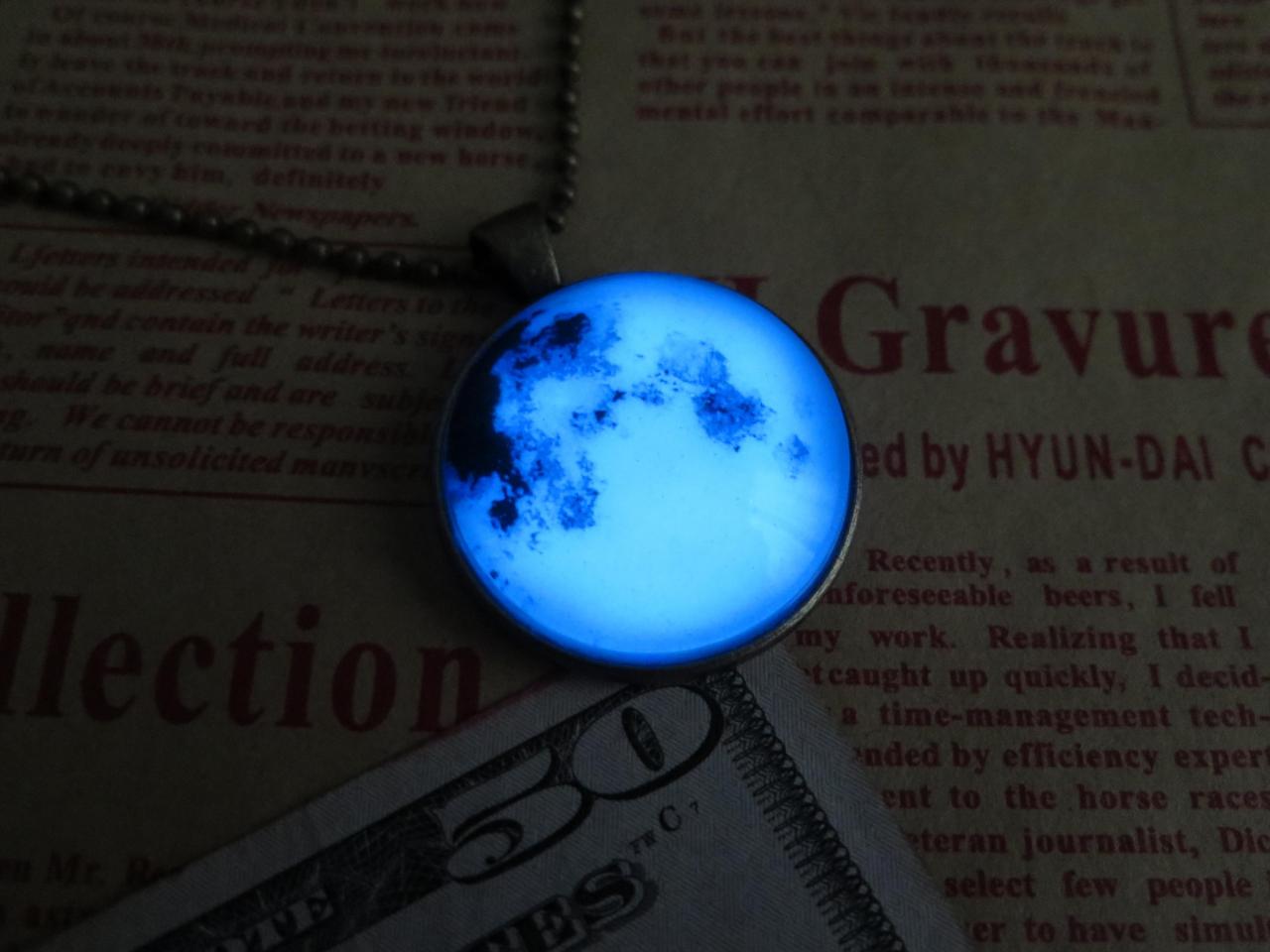 Free Shipping Blue Luminous planet, Earth, prom jewelry, party jewelry,Gift Ideas,Glow in the dark Blue necklace,Glowing Pendant Necklace