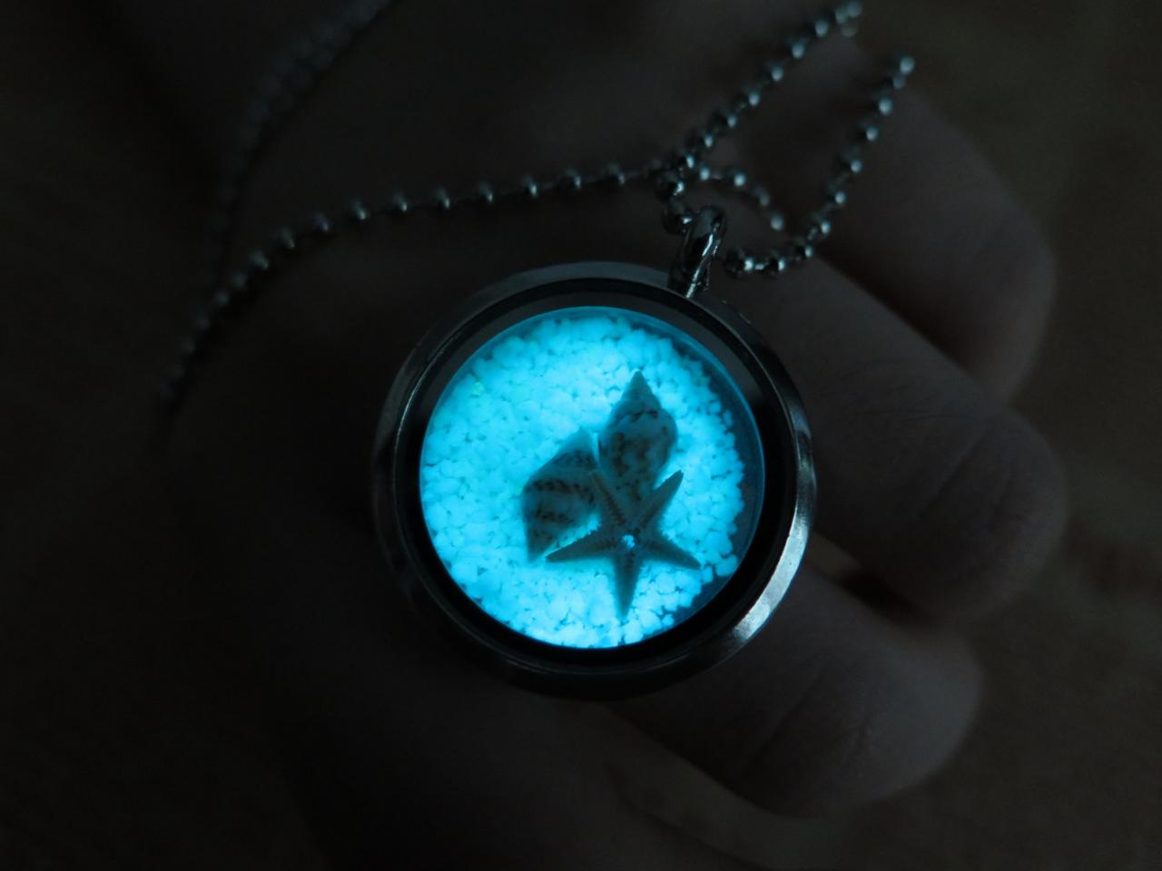 Free shipping Cyan Sea World, the marine's heart, shell necklace, prom jewelry, party jewelry,Glow in the dark Cyan necklace,Glowing Pendant Necklace