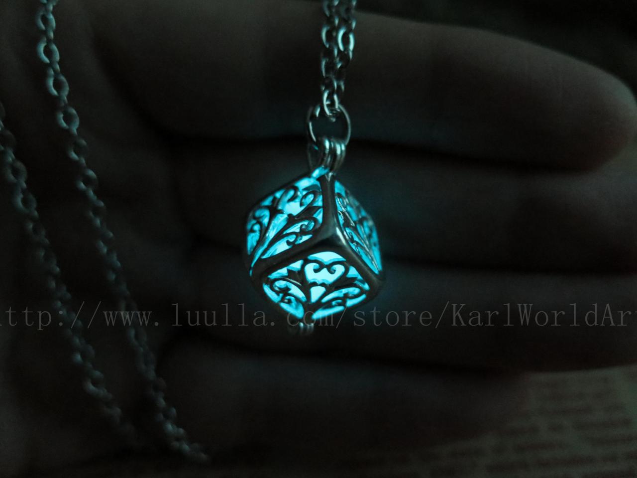 Shipping Cyan Cube Glow In The Dark Necklace,glow Pendant Necklace,halloween Jewelry