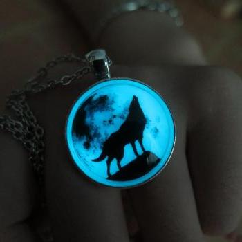 Free shipping Cyan Moon wolf, moon glow necklace,glow in the dark necklace